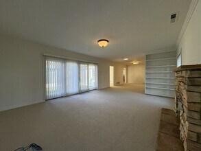 811 Southampton Dr in Palo Alto, CA - Building Photo - Building Photo