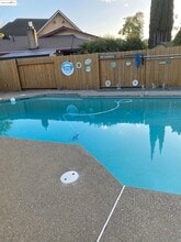 781 Dorchester Cir in Lodi, CA - Foto de edificio - Building Photo