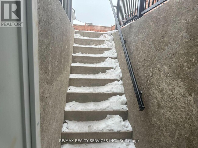 32 Silo Ct in Brampton, ON - Building Photo - Building Photo