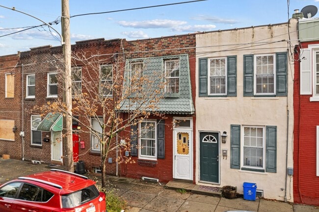 3229 Almond St in Philadelphia, PA - Building Photo - Building Photo