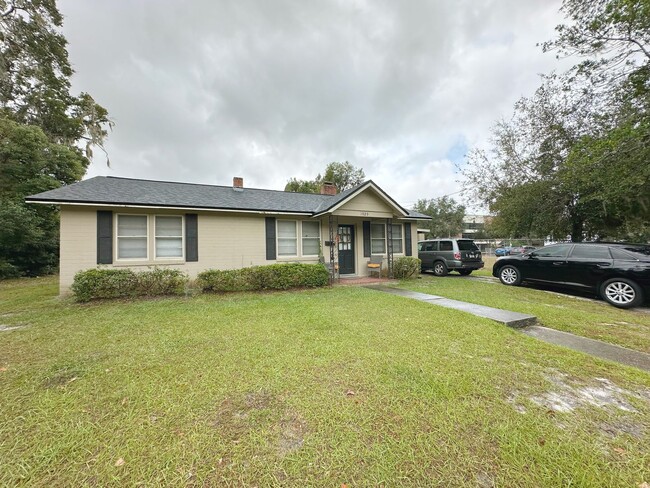 1929 NW 2 Ave in Gainesville, FL - Building Photo - Building Photo