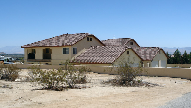 16356 Apple Valley Rd in Apple Valley, CA - Building Photo - Building Photo