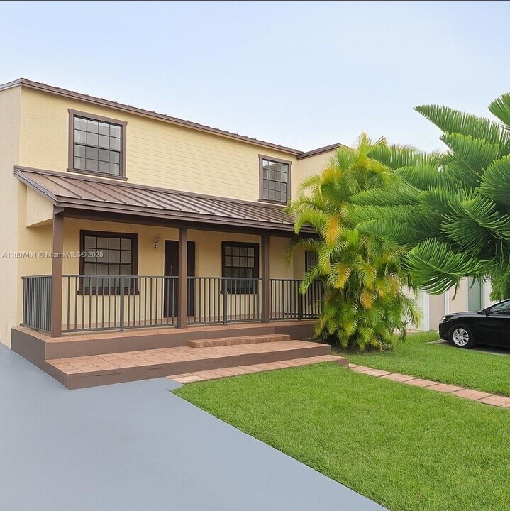 120 NW 43rd Pl in Miami, FL - Building Photo