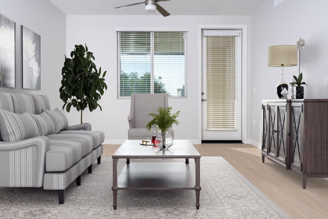 Downtown Ontario Luxury Apartments in Ontario, CA - Foto de edificio - Building Photo