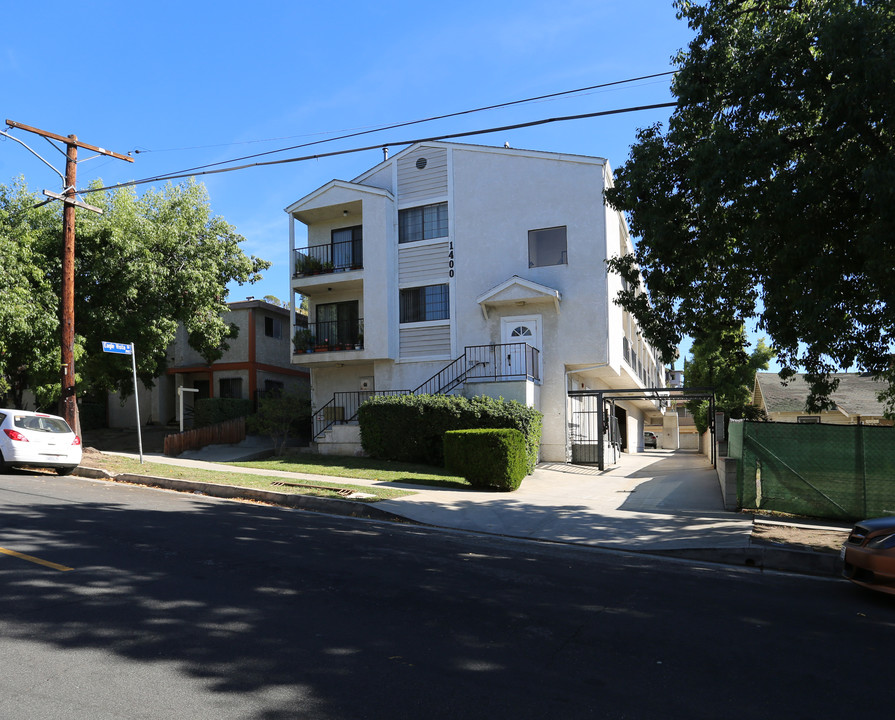 1400 Eagle Vista Dr in Los Angeles, CA - Building Photo