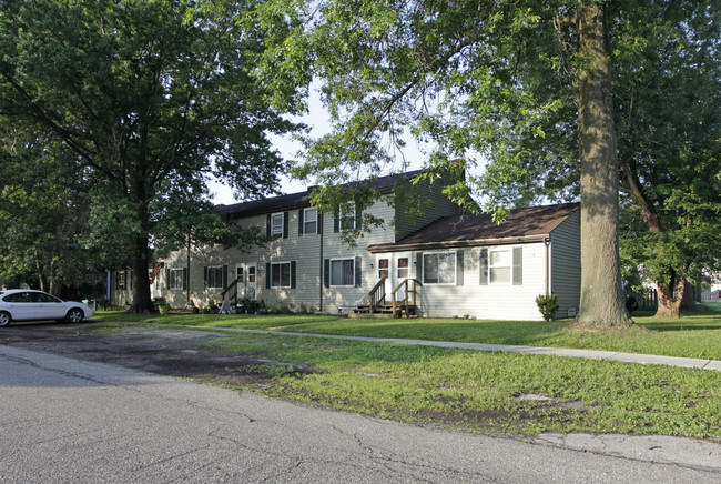 9103 Maple Grove Rd in Windham, OH - Foto de edificio - Building Photo