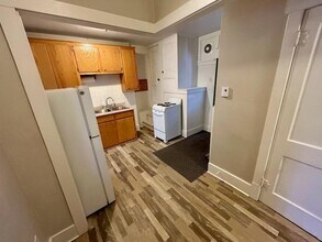 314 W 3rd St in Oconomowoc, WI - Building Photo - Building Photo