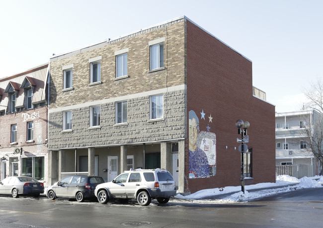 2367 Ontario E in Montréal, QC - Building Photo - Primary Photo