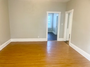 115 1/2 Eastern Ave in Worcester, MA - Building Photo - Building Photo