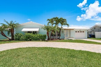 4845 Shell Stream Blvd in New Port Richey, FL - Foto de edificio - Building Photo