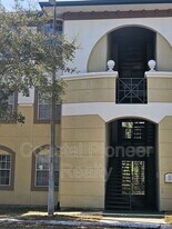 17112 Carrington Park Dr in Tampa, FL - Building Photo