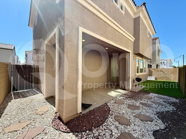 property at 685 N Bay Dr