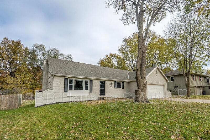 18812 Gateway Dr in Independence, MO - Foto de edificio