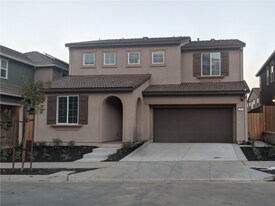 6420 Godani St in Gilroy, CA - Building Photo