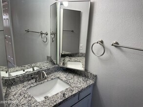 1645 W Baseline Rd in Mesa, AZ - Building Photo - Building Photo