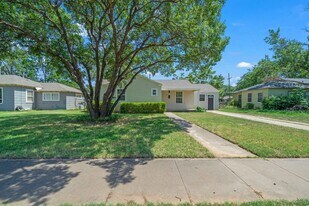 2309 35th St in Lubbock, TX - Building Photo