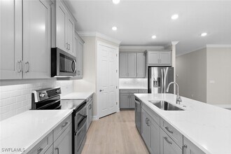 499 Polihale Wy in Naples, FL - Building Photo - Building Photo