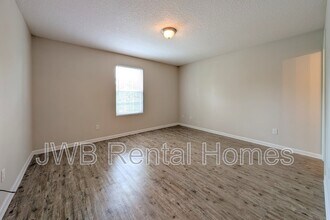 8445 McGirts Village Ln in Jacksonville, FL - Building Photo - Building Photo