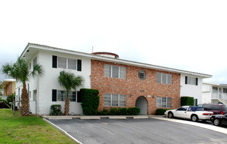 2120 NE 51st Ct Apartamentos