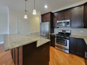 3230 N Kenmore Ave, Unit 3 in Chicago, IL - Building Photo - Building Photo