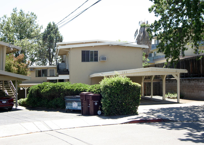 191 Village Ct in Walnut Creek, CA - Building Photo - Building Photo