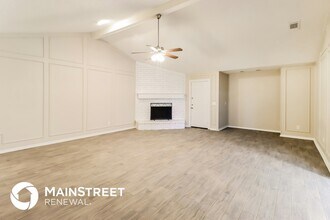 2517 Dove Creek Ln in Carrollton, TX - Foto de edificio - Building Photo