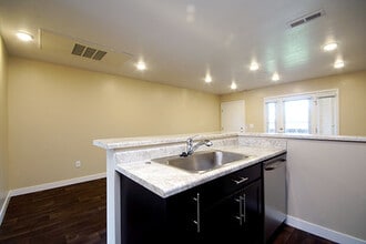 Thornhill Apartments in Salt Lake City, UT - Building Photo - Building Photo