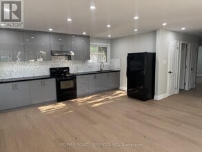 41 MacLaren Ave in Barrie, ON - Building Photo - Building Photo