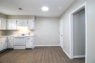 10-410 Thompsonville Ln in Oak Grove, KY - Building Photo - Building Photo