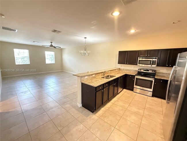 9516 SW 167th Ave in Miami, FL - Building Photo - Building Photo