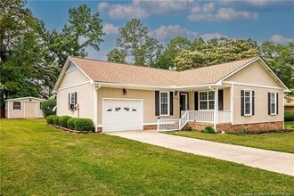 209 Old Farm Rd in Raeford, NC - Building Photo - Building Photo