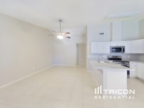 12318 Cloverstone Dr in Tampa, FL - Foto de edificio - Building Photo