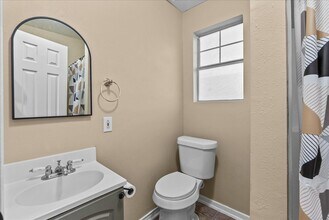 114 Grand Ave in Bacliff, TX - Building Photo - Building Photo