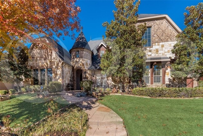 property at 4546 Warwick Ln