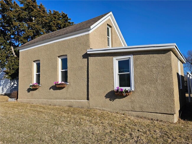 property at 1017 1st St N