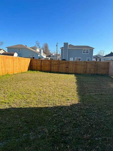 505 E 24th St in Lynn Haven, FL - Foto de edificio - Building Photo