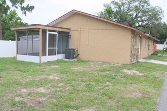7144 Bellaire Terrace in New Port Richey, FL - Building Photo - Building Photo