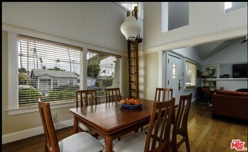 652 Woodlawn Ave in Los Angeles, CA - Building Photo - Building Photo