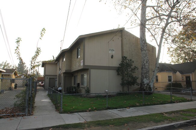 5624 Fulcher Ave in North Hollywood, CA - Foto de edificio - Building Photo