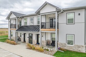 138 Cedar Dr in Gilbert, IA - Building Photo - Building Photo