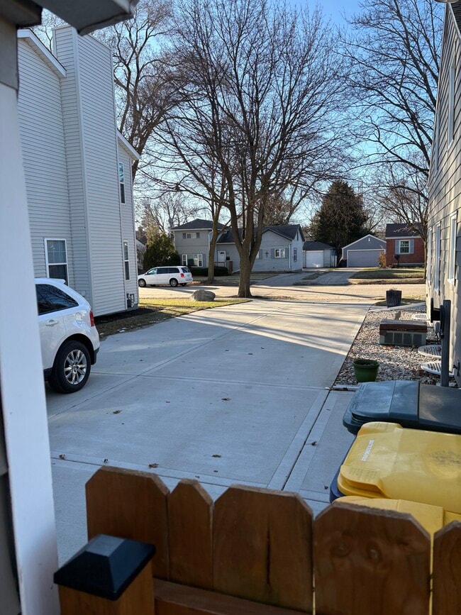 1324 S 109th St in West Allis, WI - Building Photo - Building Photo