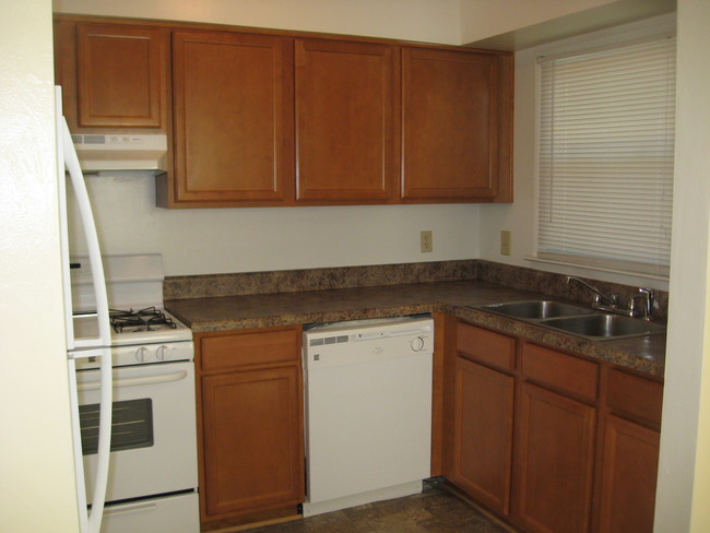 Merrifields Estates Apartments in Portsmouth, VA - Building Photo - Building Photo