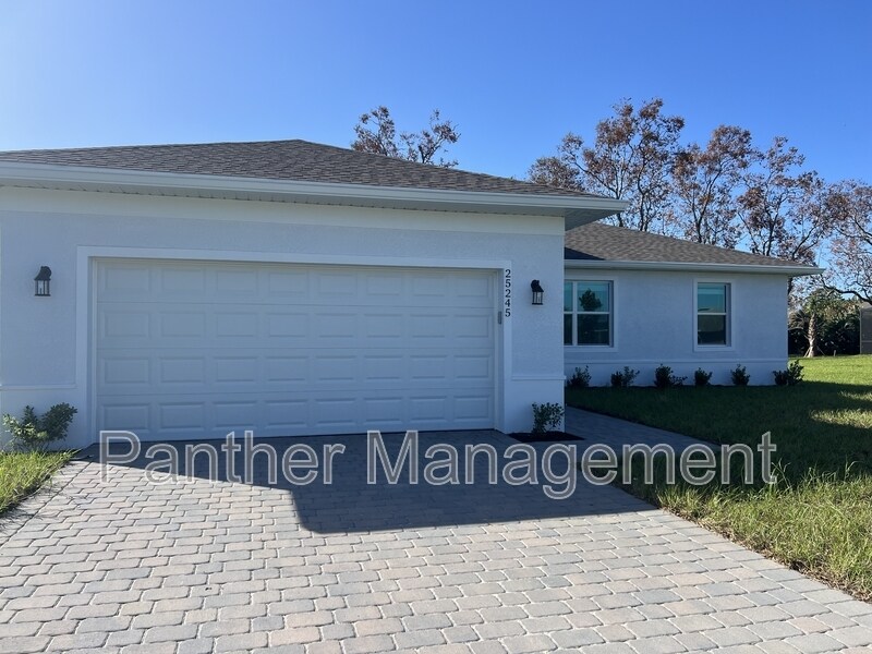 25245 Delgado Dr in Punta Gorda, FL - Building Photo