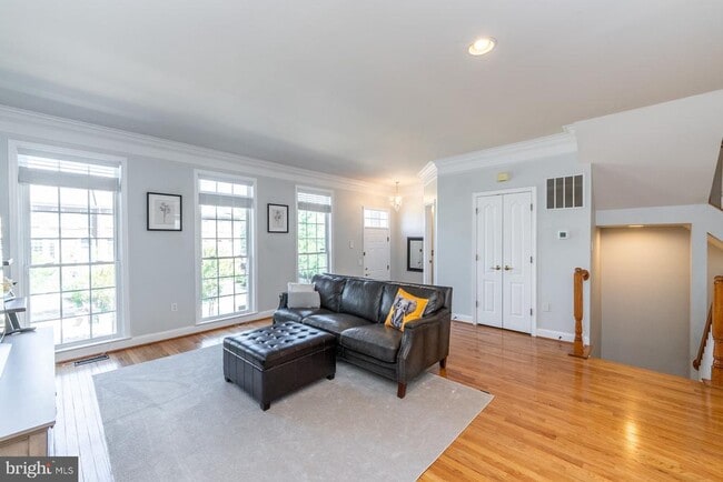 11607 Park Vista Blvd in Fairfax, VA - Building Photo - Building Photo