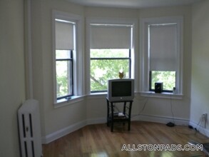 1148 Commonwealth Ave in Boston, MA - Building Photo - Building Photo