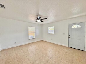 8108 N 11th St in Tampa, FL - Building Photo - Building Photo