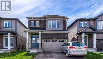 51 Beauchamp Dr in Cambridge, ON - Building Photo