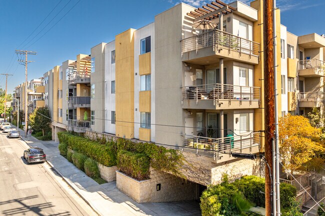 The Woodbridge in Studio City, CA - Foto de edificio - Building Photo