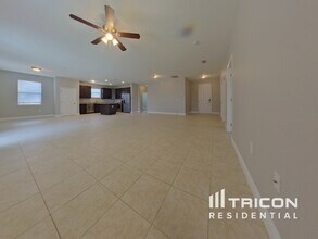 1010 Belvedere Dr in Deltona, FL - Building Photo - Building Photo