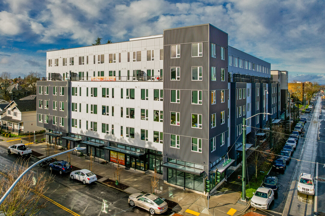 Koz on MLK in Tacoma, WA - Foto de edificio